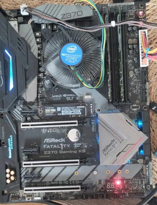 Asrock z370 fatal1ty gaming k6 + procesor qqlt