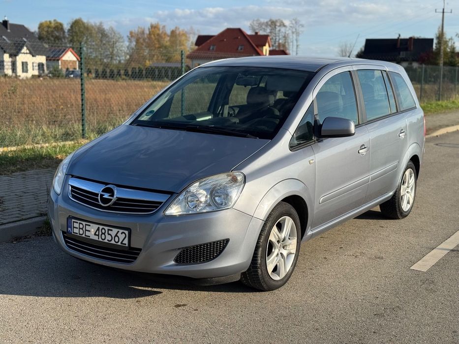 Opel Zafira 1.6 benzyna sprowadzony z Niemiec zarejestrowany z kraju niski przebie