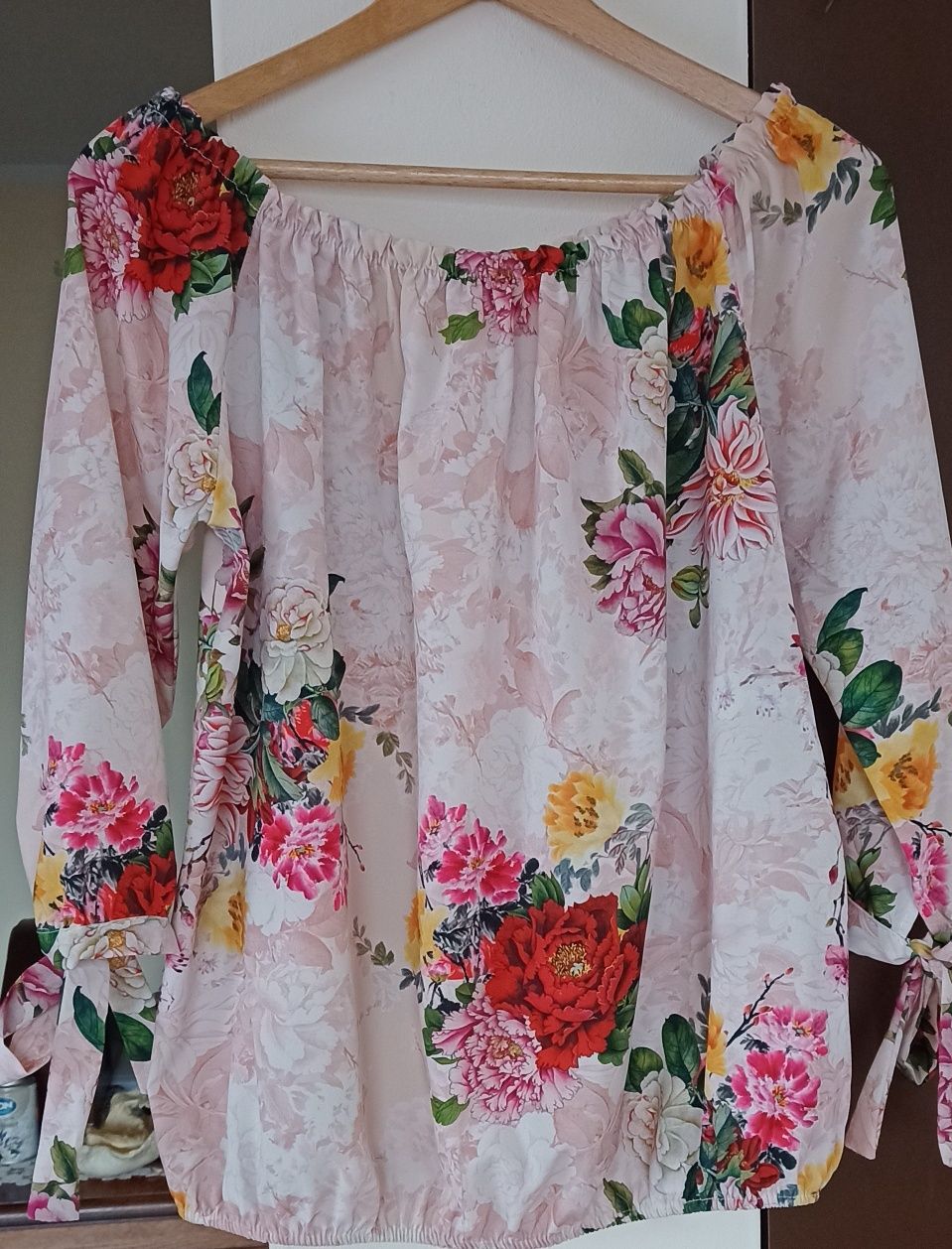 Bluzka różowa w kwiaty długi rekaw