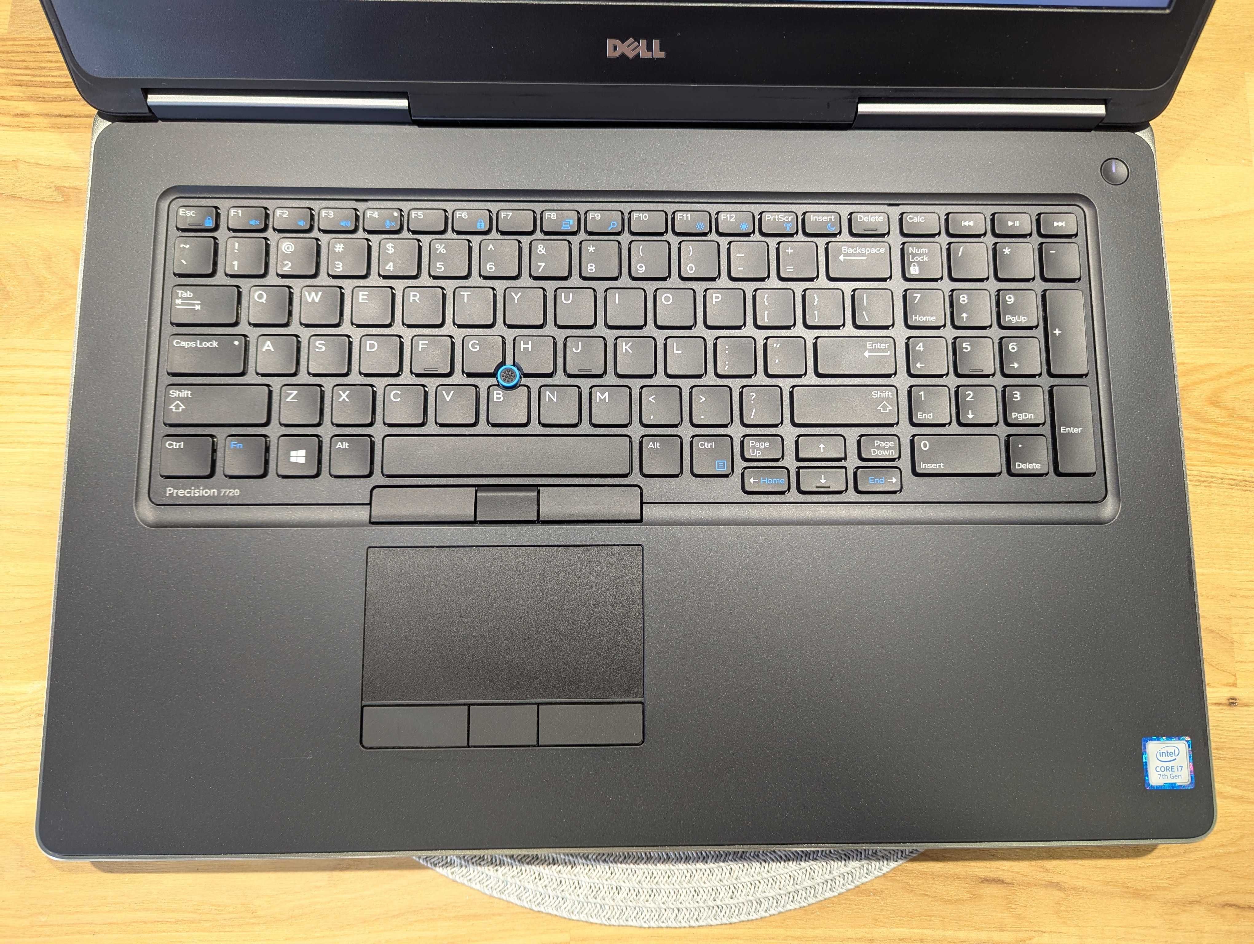 Dell Precision 7720 IPS 4K/i7-7820hq/wx 7100 8gb/16gb ddr4/256 m2/win