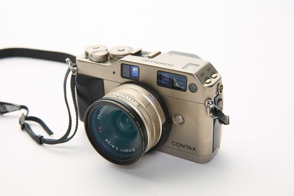 Contax g1 i obiektyw Zeiss 28mm aparat analogowy