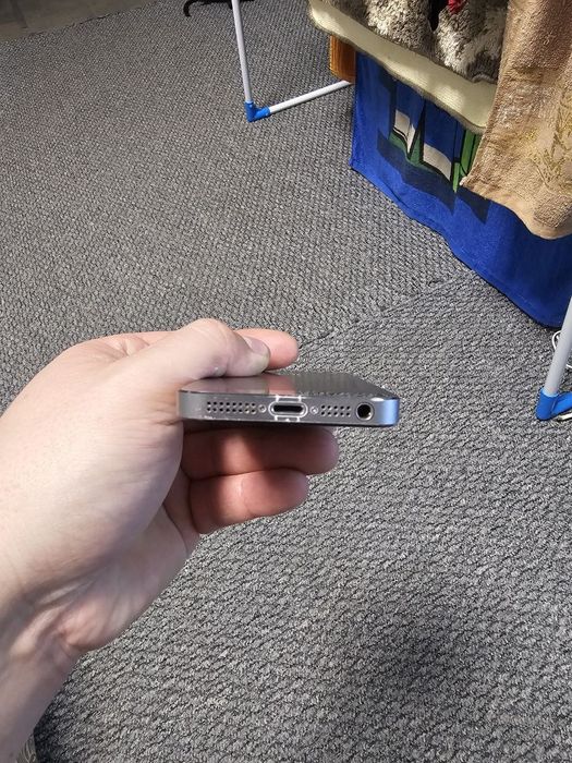 Продам Iphone 5S / Айфон 5С А1533