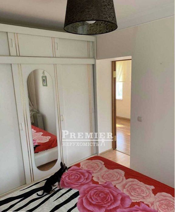 Продам сучасний двоповерховий будинок