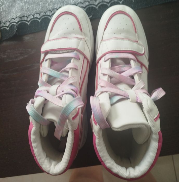 Buty sportowe wysokie