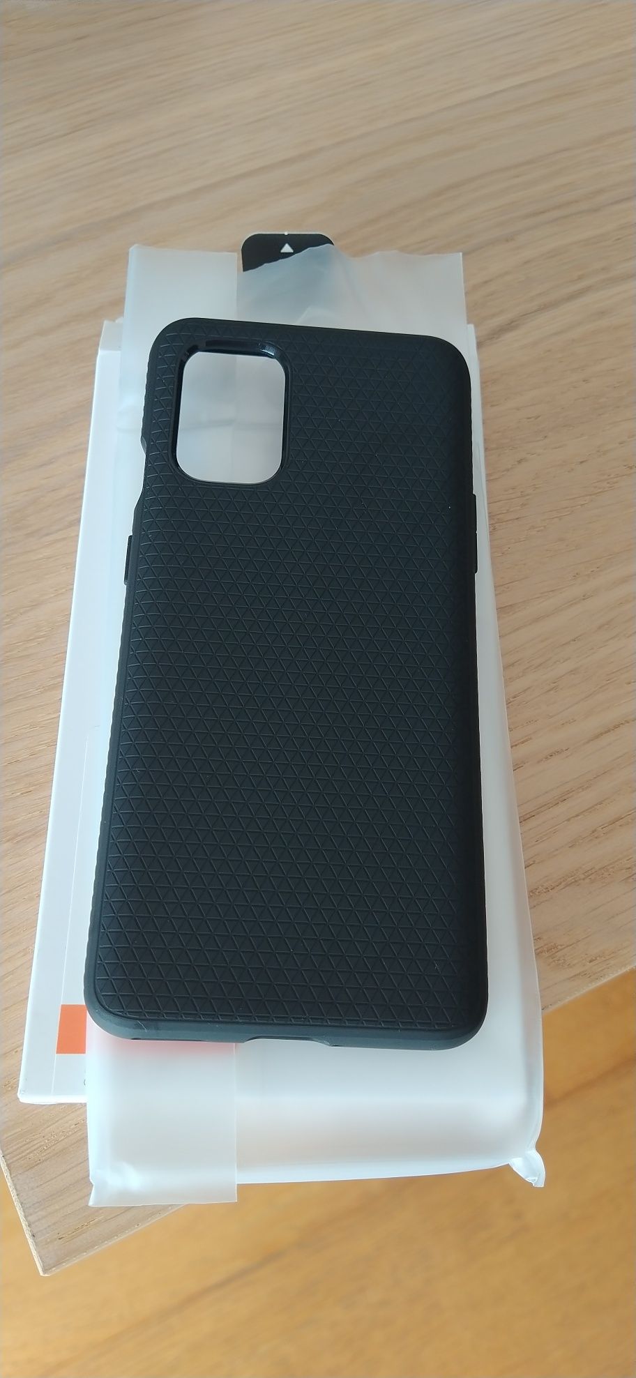 Capa Spigen OnePlus 8T