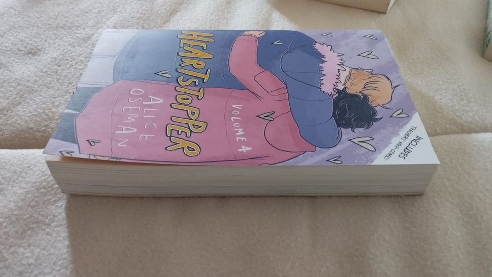 "heartstopper: volume 4" em inglês