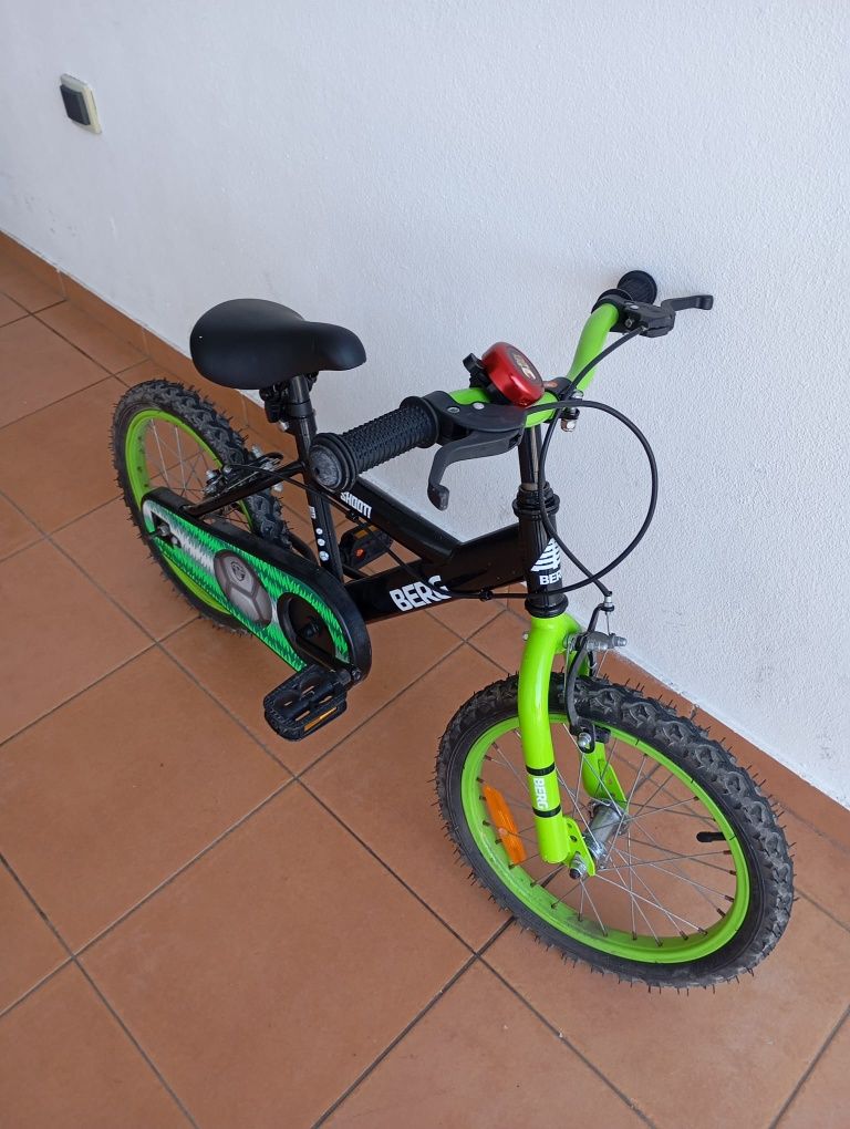 Berg, modelo "Shoot!", com roda de 16 polegadas, adequada para criança