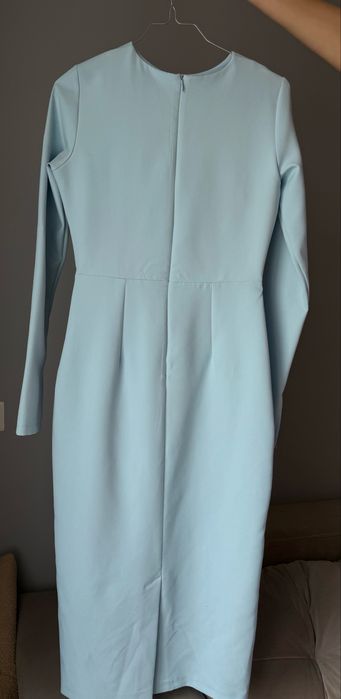 Блакитна сукня