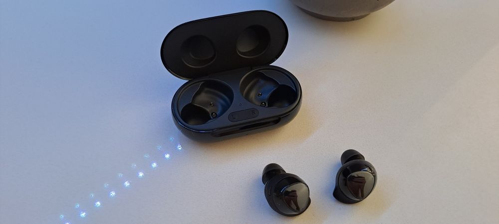 Samsung Buds+ SM-R175

Samsung Buds+ SM-R175
 Galaxy Buds+ (Modelo SM-