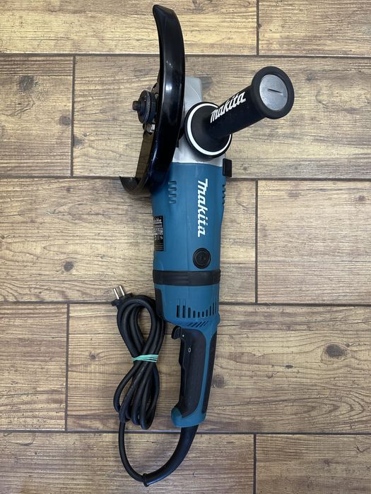 Szlifierka kątowa sieciowa Makita GA9040R (230mm 2600W) - 2022r.