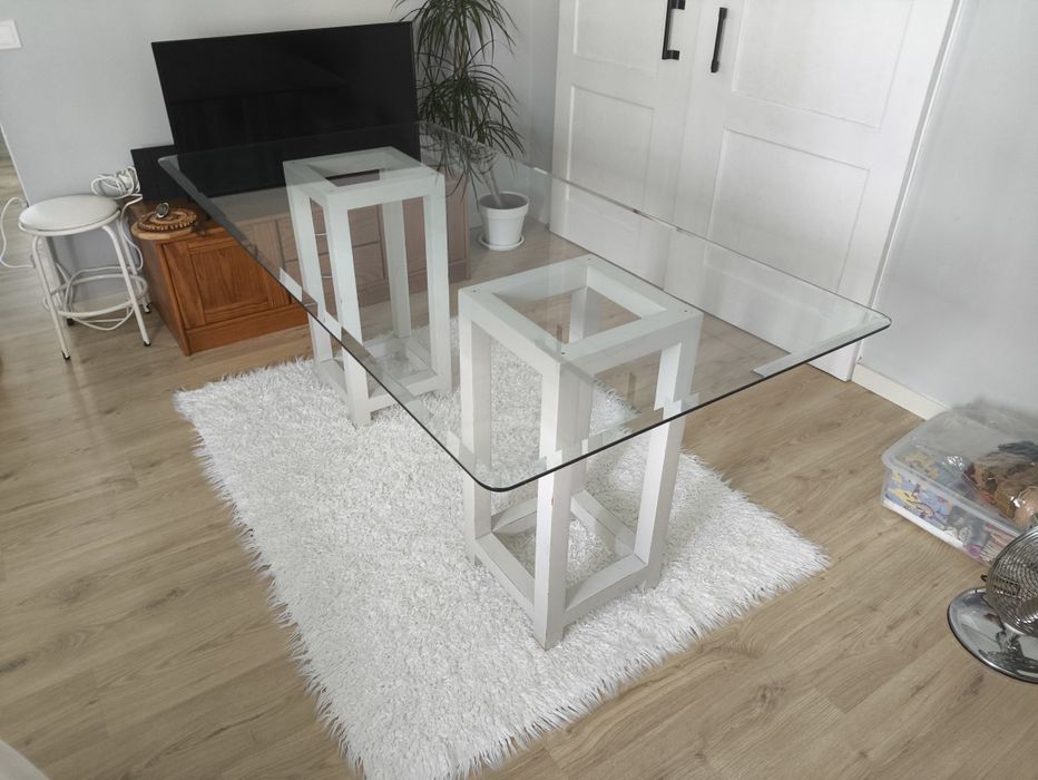 Mesa de vidro + 4 cadeiras