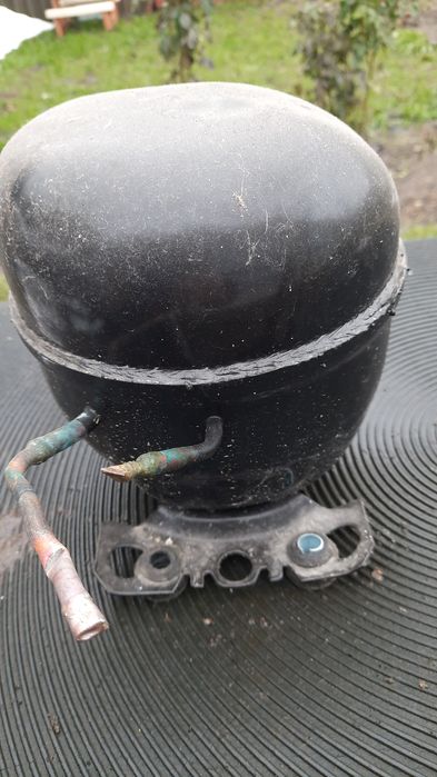 Компресор морозильної камери