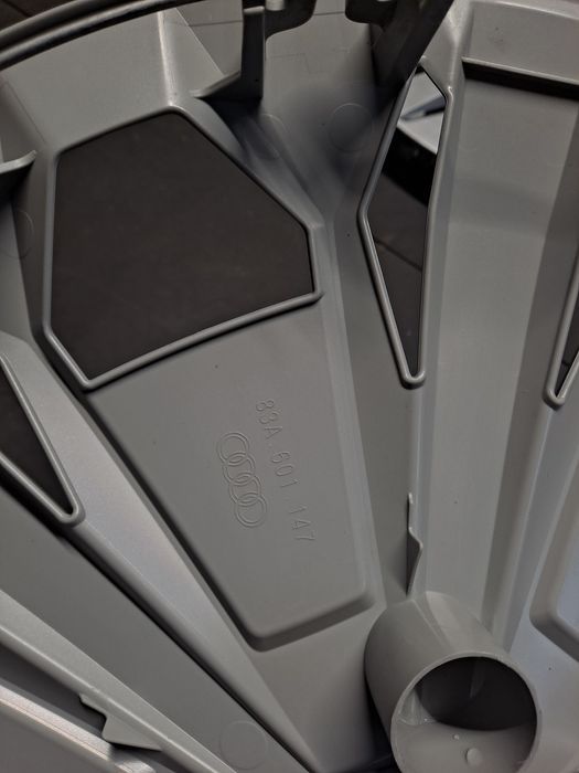 Kołpak Audi OE Oryginalne R17 Srebrny