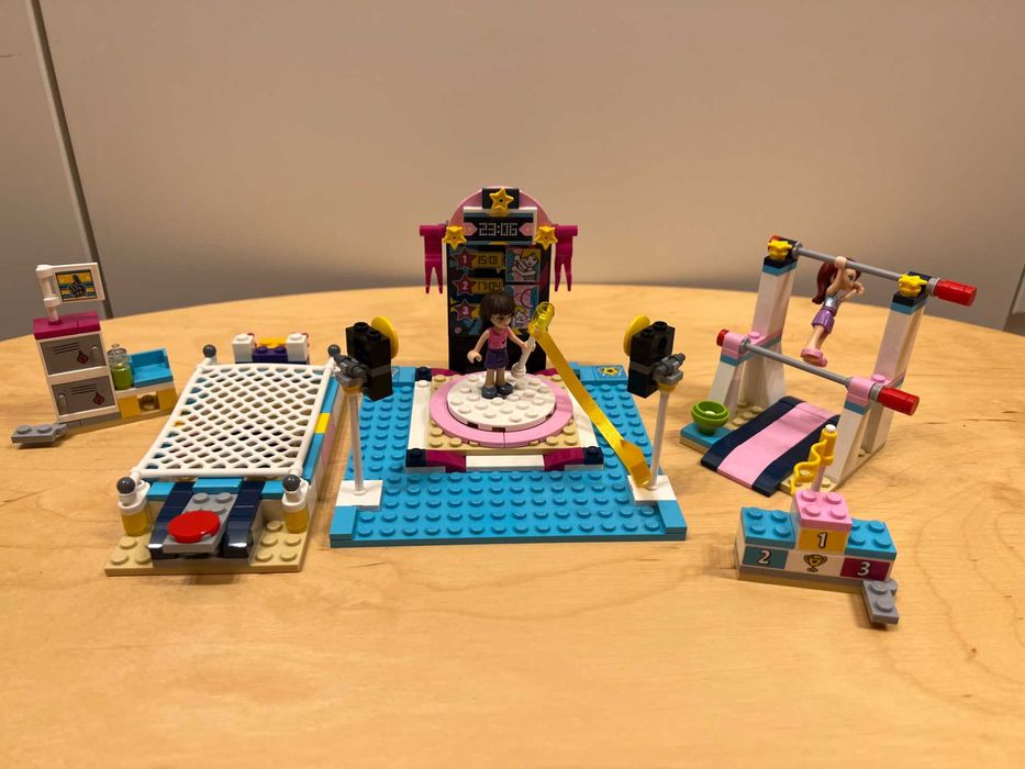 Klocki LEGO 41372 Friends - Występ gimnastyczny Stephanie pudełko
