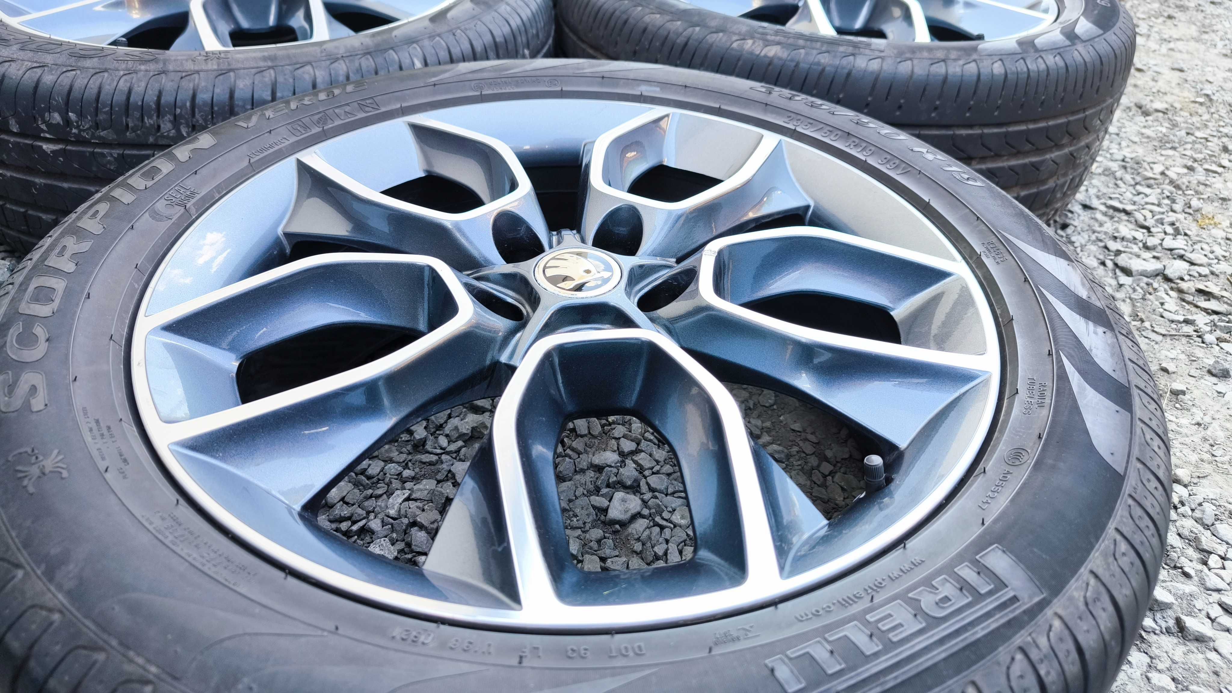 Koła Skoda KaroQ Octavia SuperB Yeti Kodiaq VRS 19"  5x112 ET43 235/50