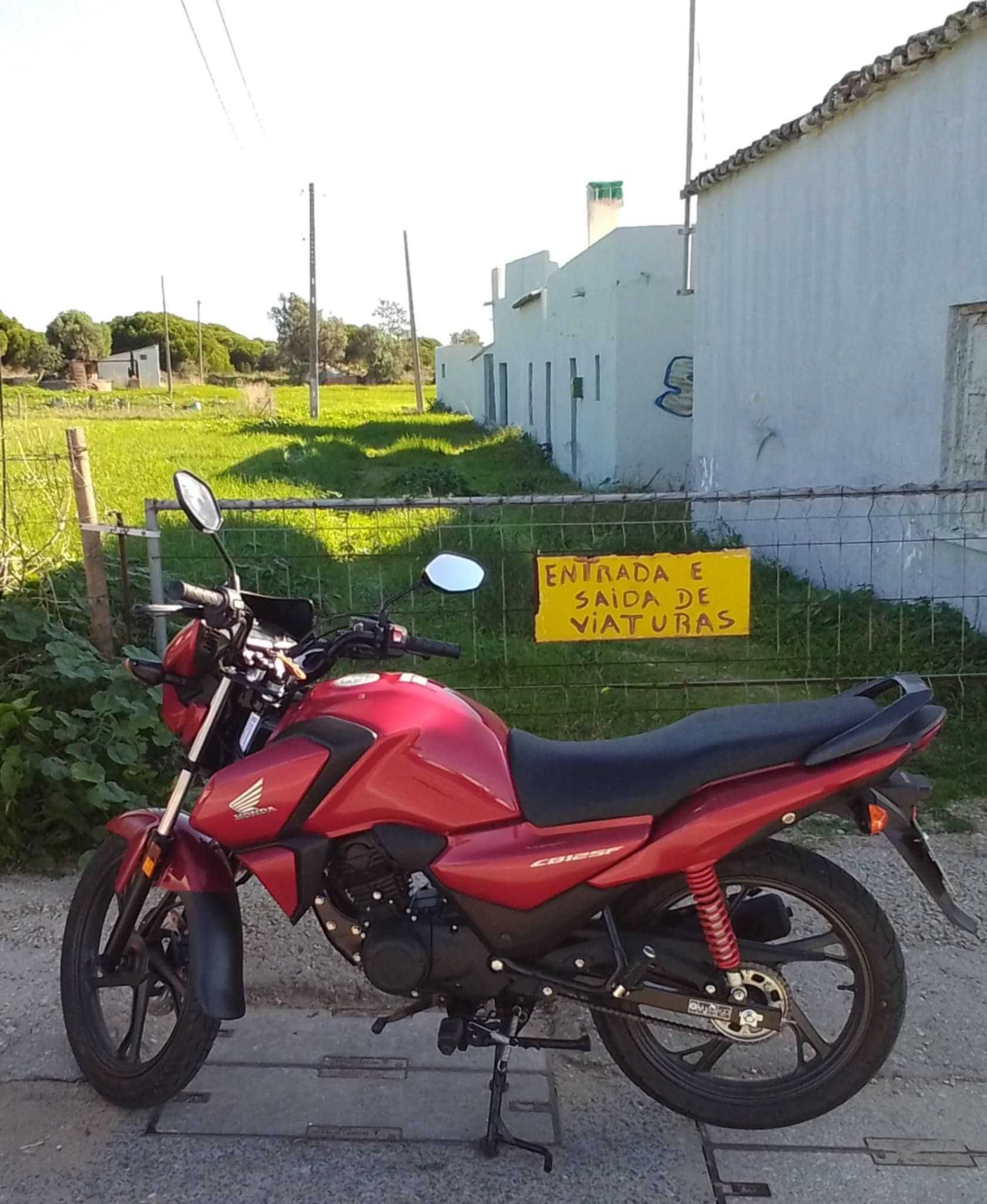 Moto Honda CB125F