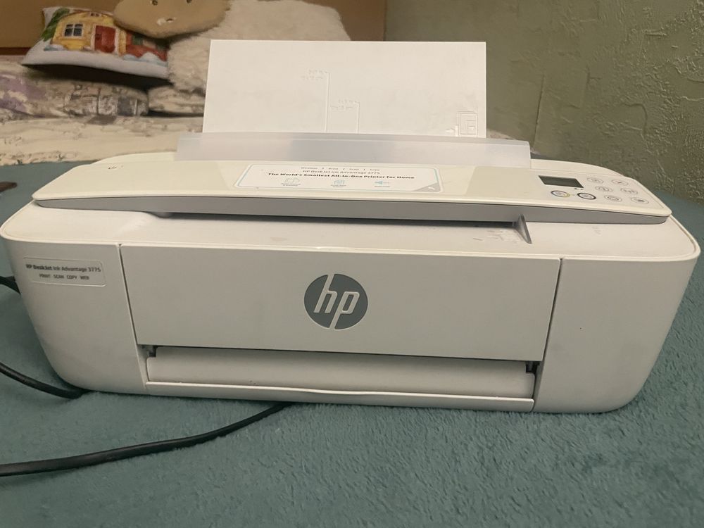 Продам принтер HP DeskJet Ink Advantage 3775