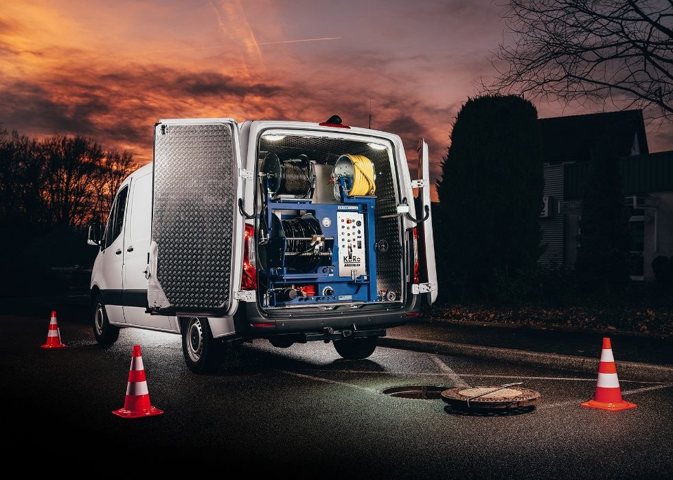 Чистка каналізації, промивка і прочистка труб від засорів в Обухові