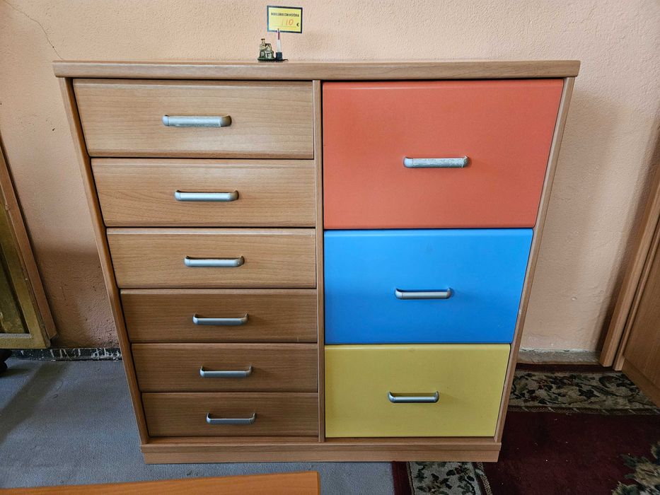 Cómoda de 9 gavetas para quarto de criança - Bom estado geral