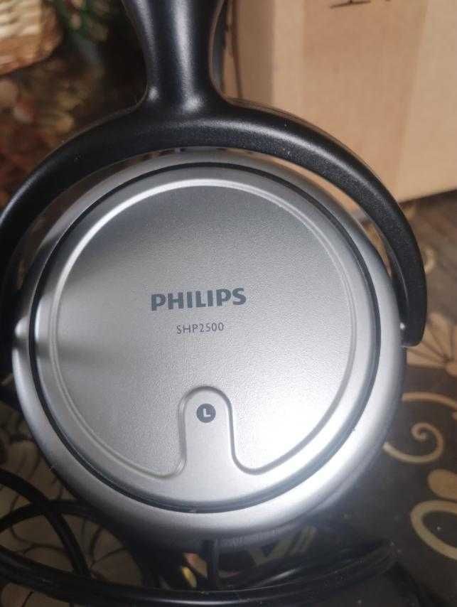 Навушники Philips