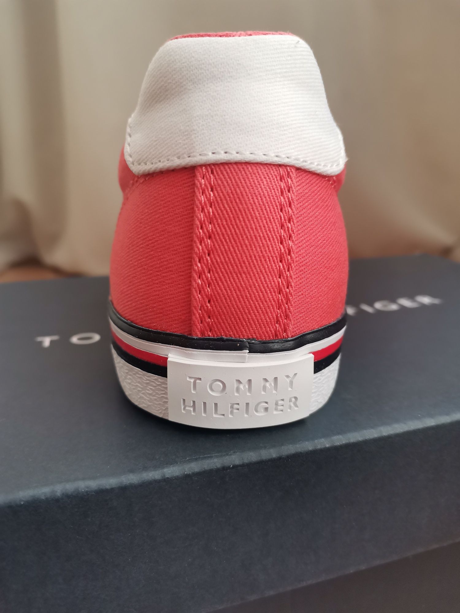 Buty damskie Tommy Hilfiger 37