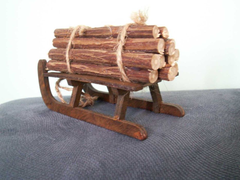 Akcesoria do szopki Sanki z drewnem - Szopka - Stajenka - Stajenki
