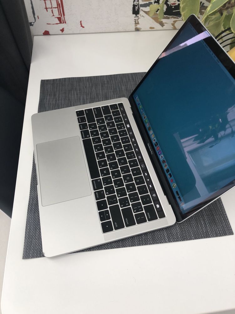 Macbook 13 pro, apple