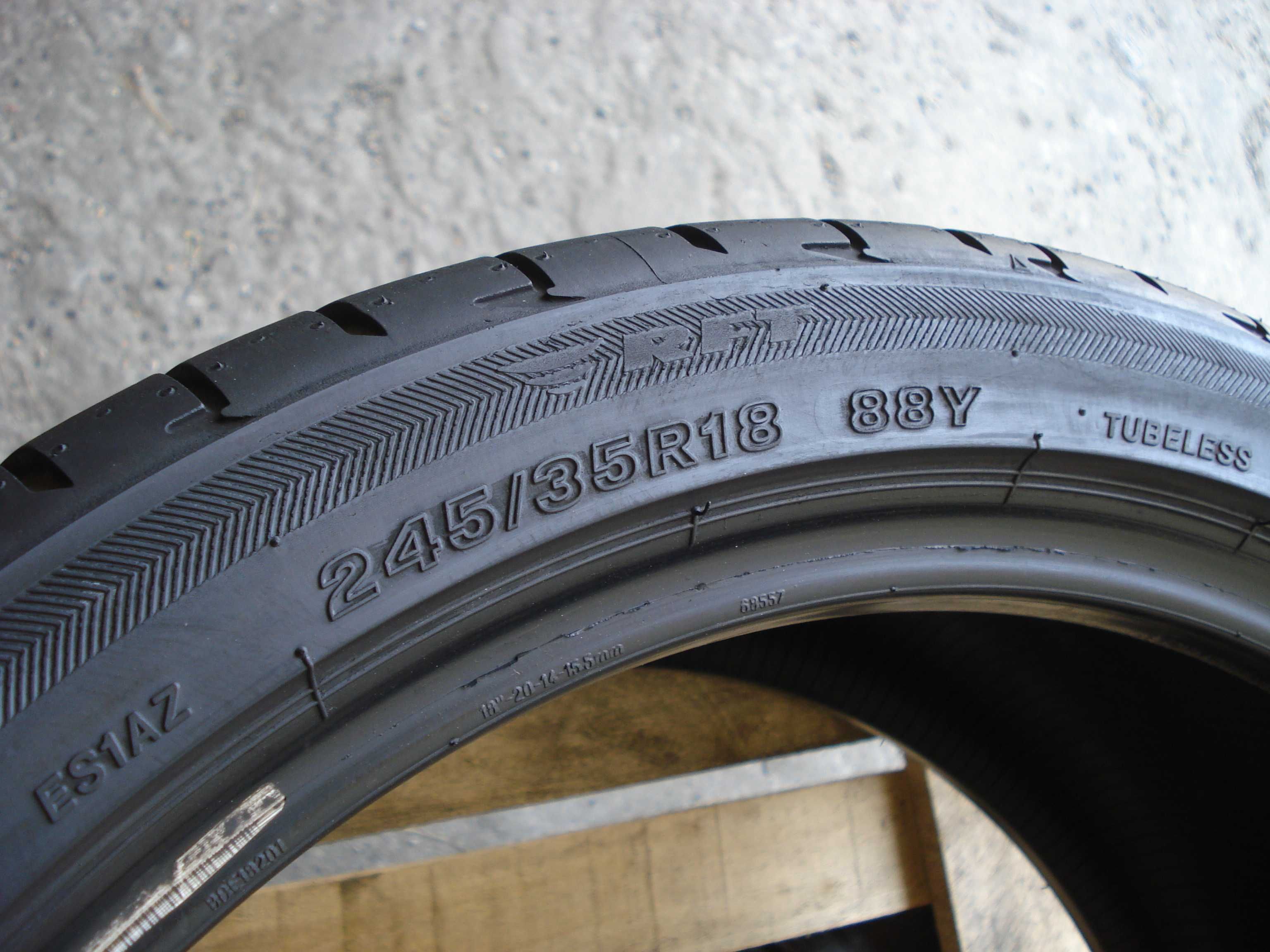 Bridgestone Potenza S001  245/35 r 18  2 - sztuki letnie