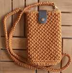 Etui na telefon mini torebka na szydełku handmade karmel brąz skóra
