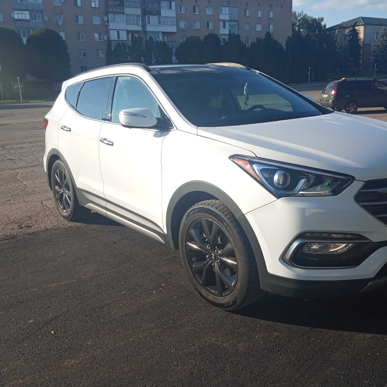 Продам HYUNDAI Santa Fe 2016