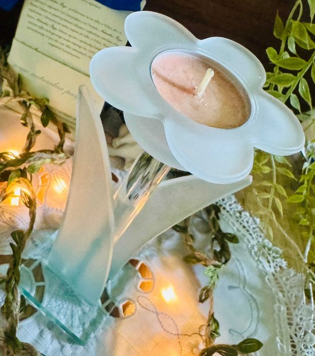 W Prezencie/Kwiatek Świecznik/ Zestaw z Naturalną Świecą/ Walentynki/