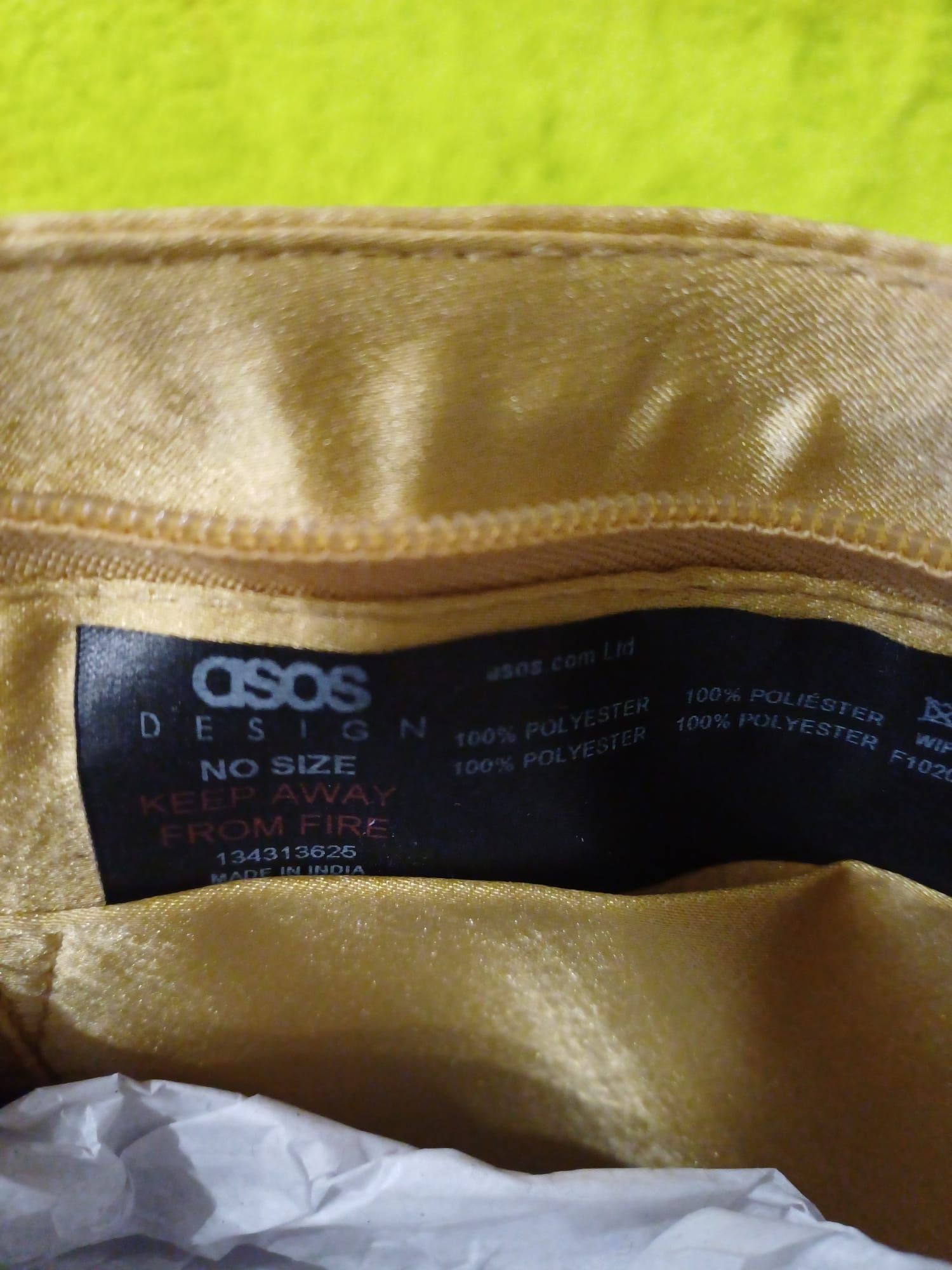 Torebka Asos cekinowa kopertówka z zamkiem Asos