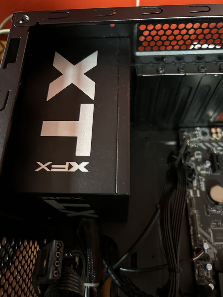 Fonte de alimentação XFX XT 600