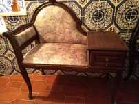 Namoradeira ou Mesa de Telefone em Mogno