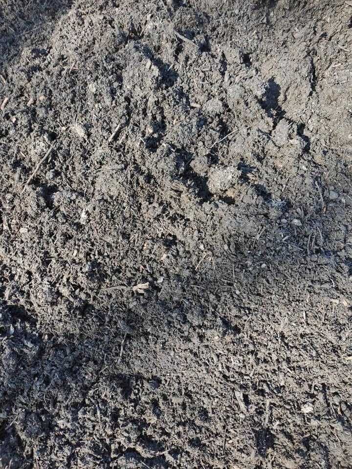 Kompost ziemia ogrodowa nawóz pod uprawy wzbogaca glebę towar premium