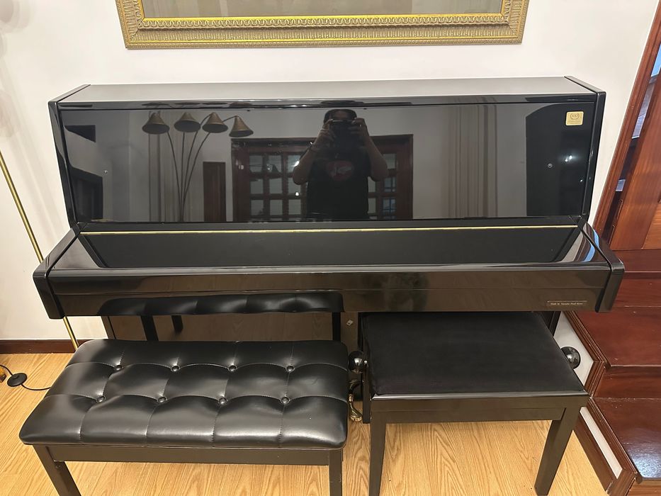 Piano vertical e Bancos Yamaha C109 PE