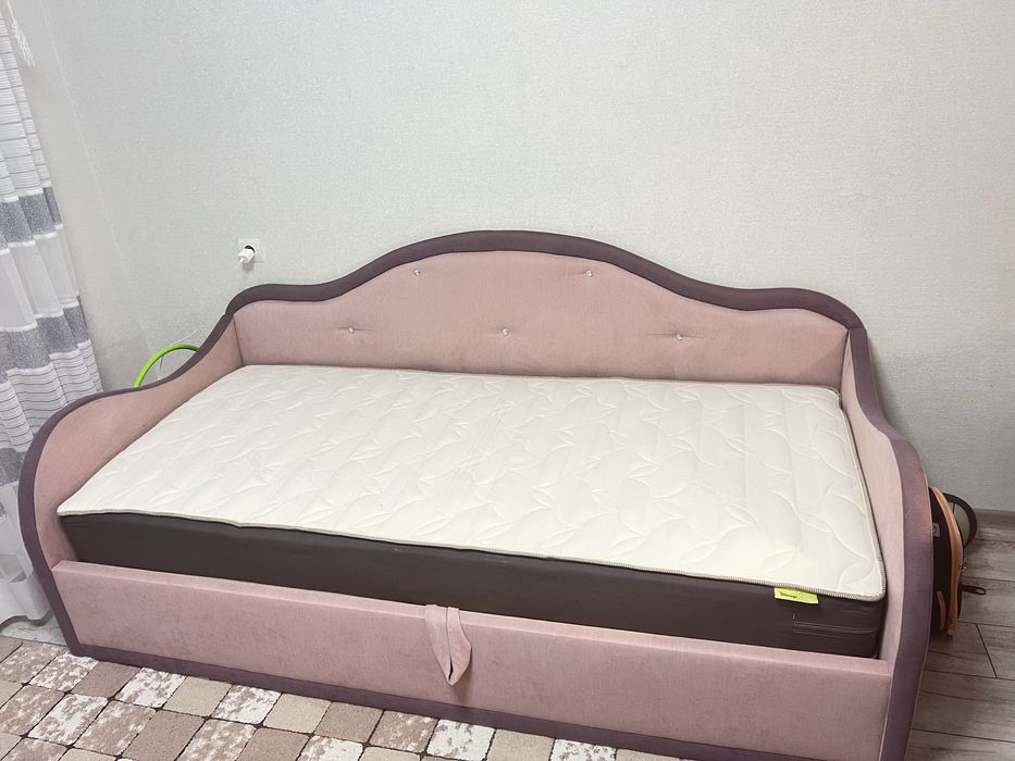 Ліжко. Ліжко полуторне. Кровать. Ліжечко. Ліжко для підлітка