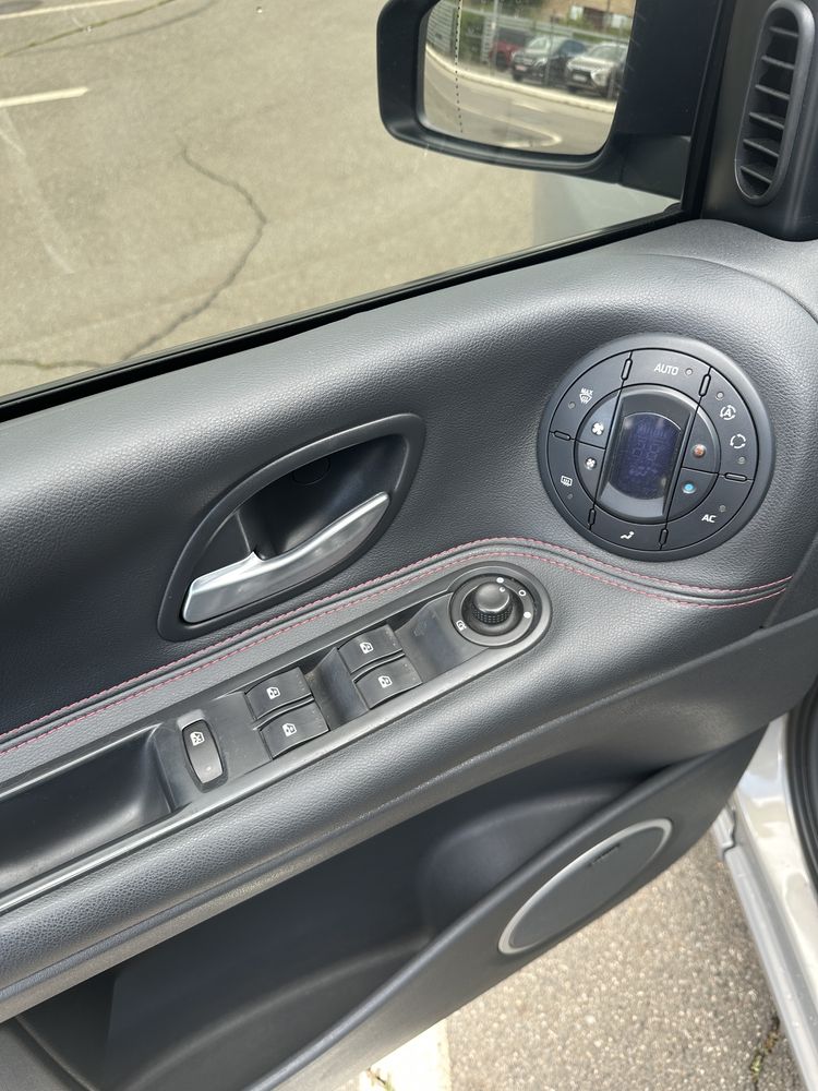 Срочно! Renault Espace 2010 року, 2.0 дизель МАКСИМАЛЬНА комплектація