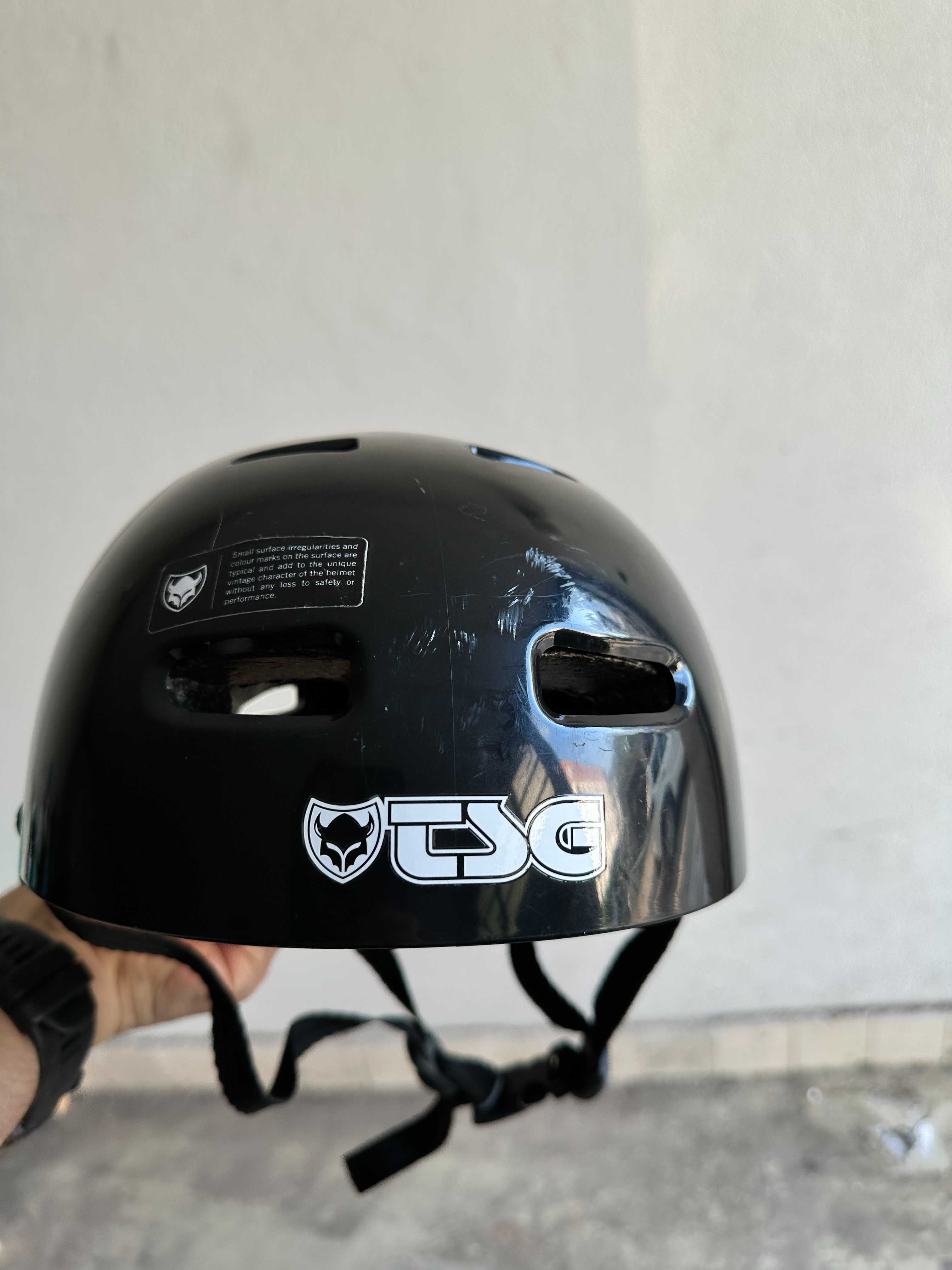 Kask TSG Skate/BMX czarny, uniwersalny rozmiar L/XL