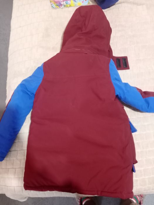Курточка зима на мальчика 5-6 лет.