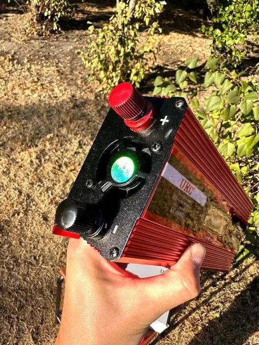 Інвертор / перетворювач напруги UKC KC-2000D 2000 Вт (12 → 220 В)