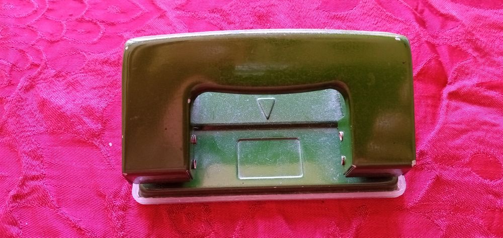 Fura ou agrafa? Furadores e agrafadores activos no momento Desde 2E.