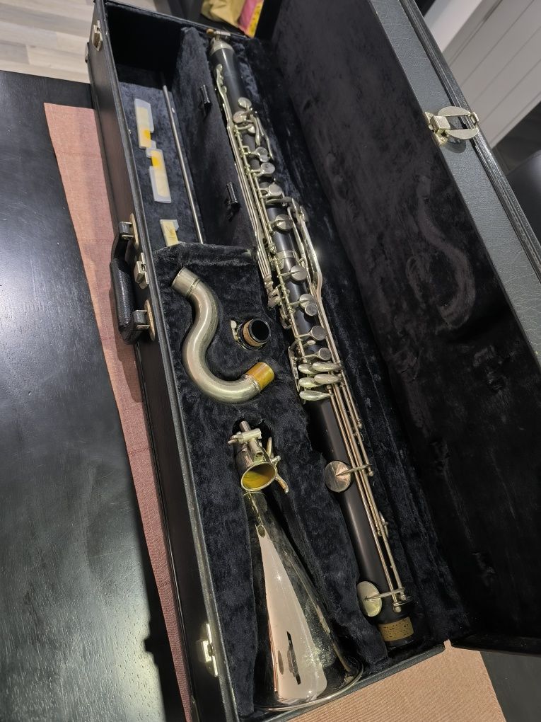 Clarinete baixo Vito Resotone USA