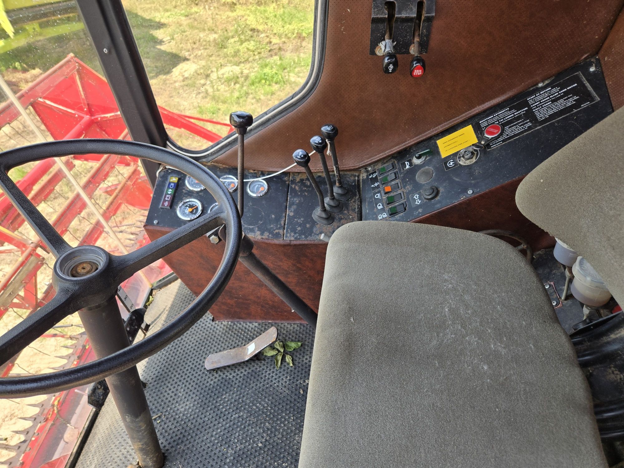 Kombajn  zbożowy Massey Ferguson 20 / 16 / Sampo 680 / Dominator 48