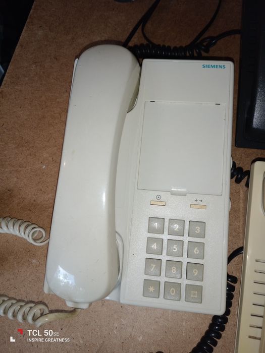 Telefones antigos para decoração ou colecionadores. 10€ cada um.