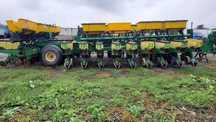 Сеялка вакуумная точного посева  John Deere DB - 44