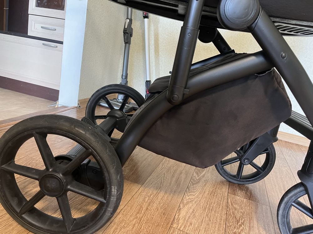 Коляска Roan Bloom 2в1
