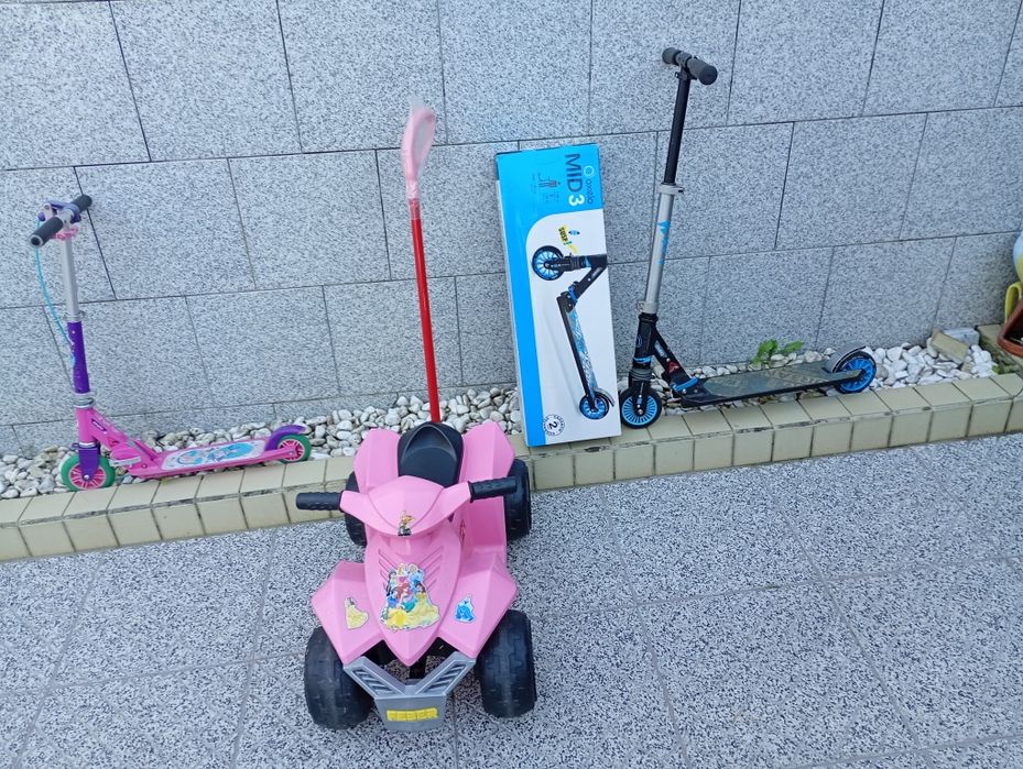 Trotinetes e carrinho de passear bébé