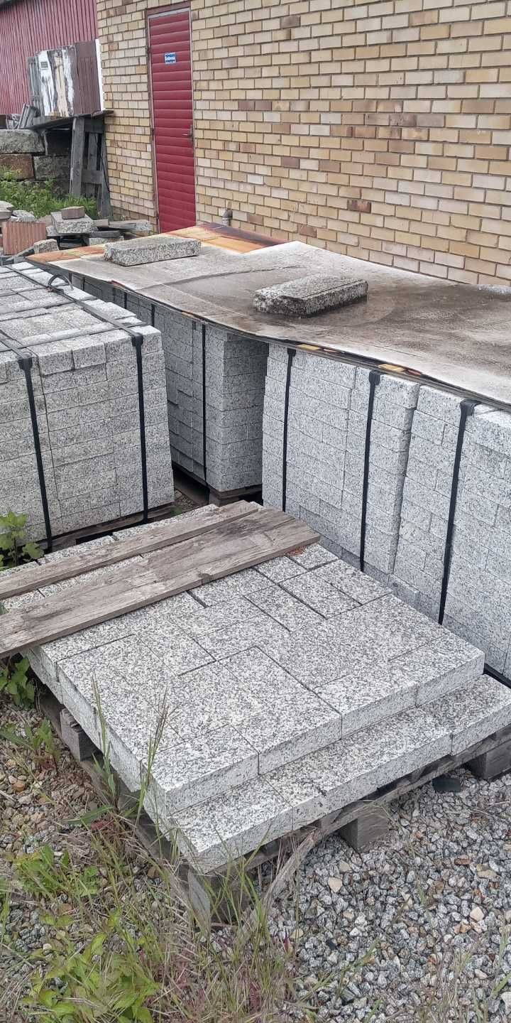 Kostka granitowa cięta płomieniowana