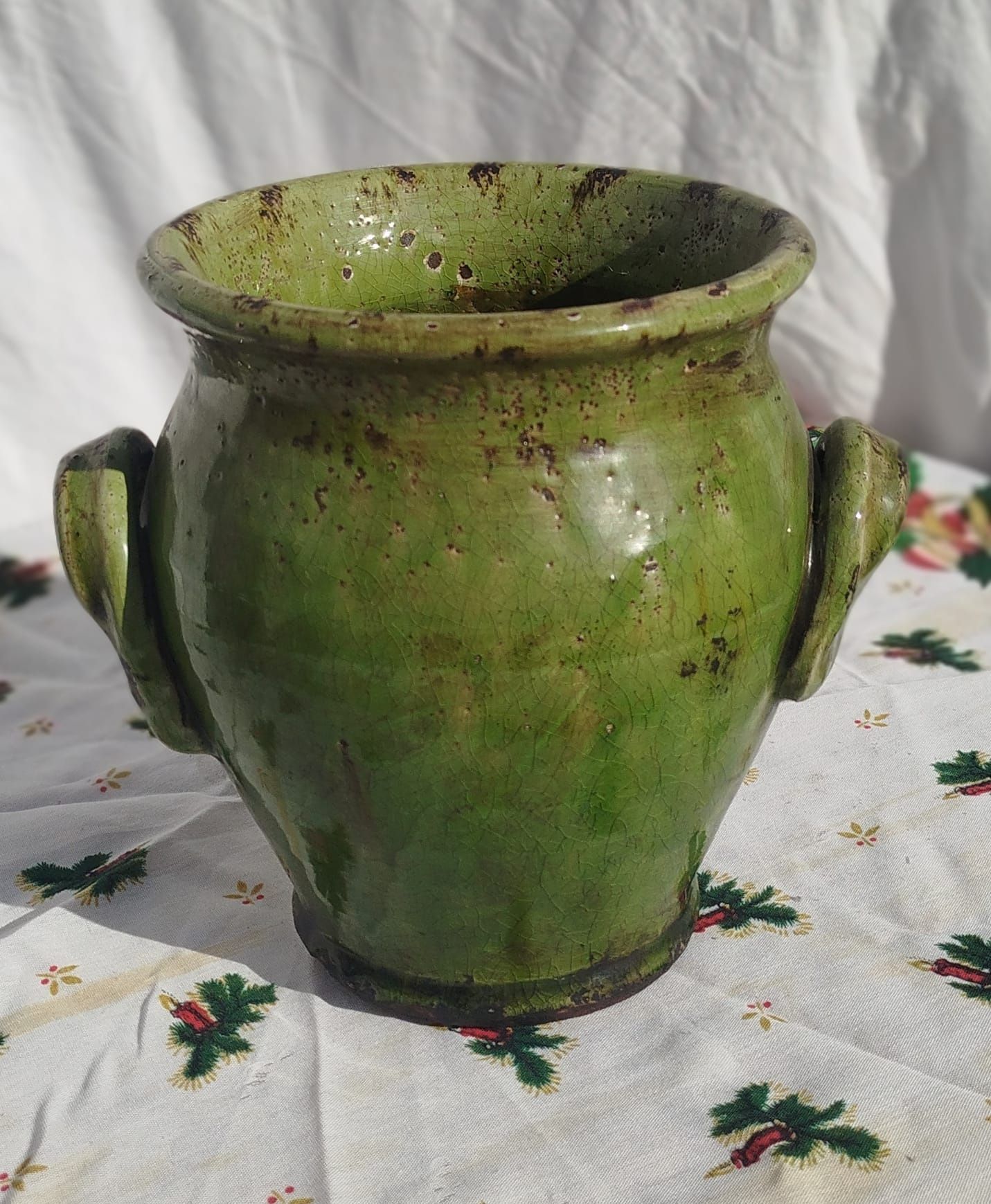 Vaso antigo em cerâmica vidrada verde – estilo rústico